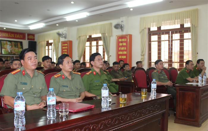 Các đại biểu tham dự buổi khai giảng tập huấn