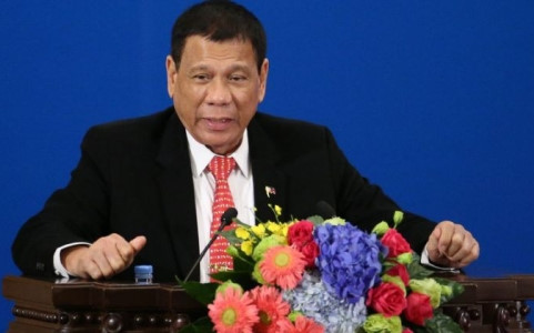 Tổng thống Philippines Duterte khẳng định không có chuyện nhân nhượng về vấn đề bãi cạn Scarborough với Trung Quốc. Ảnh: Reuters