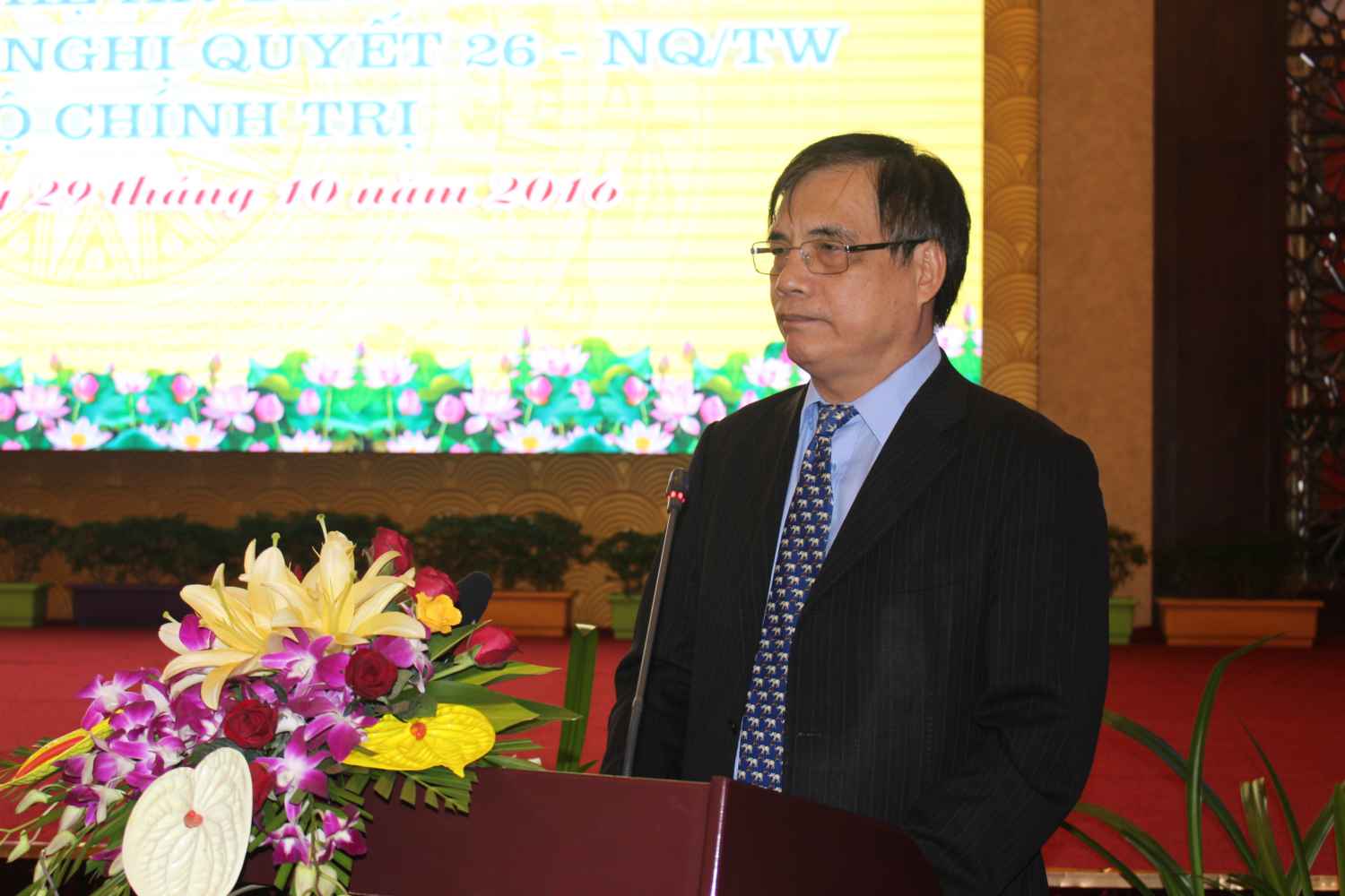 Đồng chí PGS.TS Trần Đình Thiên, Viện trưởng Viện Kinh tế Việt Nam trao đổi tại Hội thảo.