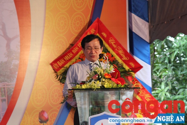 Đồng chí Đinh Viết Hồng, Phó Chủ tịch UBND tỉnh phát biểu tại buổi lễ khánh thành