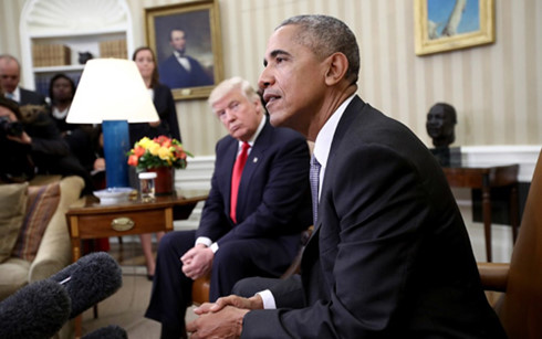 Tổng thống Mỹ đương nhiệm Barack Obama tiếp Tổng thống đắc cử Donald Trump tại Nhà Trắng. (Ảnh: Getty)