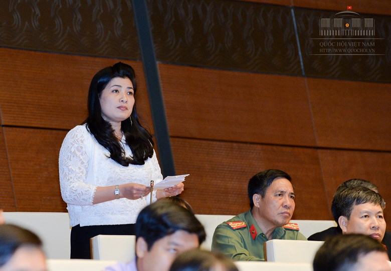 Đại biểu Quốc hội Đàng Thị Mỹ Hương- tỉnh Ninh Thuận chất vấn tại Hội trường