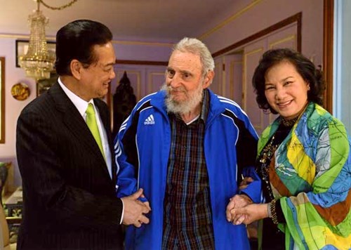 Chủ tịch Fidel Castro tiếp Thủ tướng Nguyễn Tấn Dũng và Phó Chủ tịch Quốc hội Nguyễn Thị Kim Ngân thăm Cuba tháng 4/2014 tại nhà riêng ỏ ngoại ô La Habana. Ảnh: TTXVN