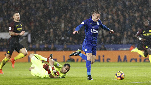 Leicester lừa qua Bravo để hoàn tất cú đúp bàn thắng