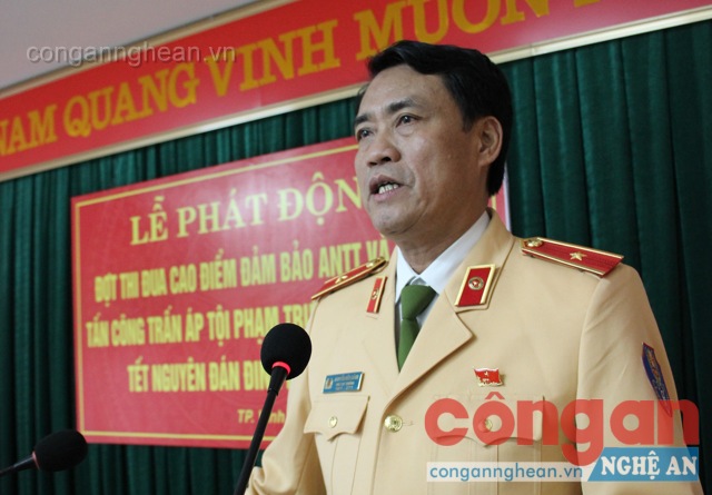 Đồng chí Thiếu tướng Nguyễn Hữu Dánh - Phó Cục trưởng Cục CSGT đánh giá cao những kết quả lực lượng CSGT Nghệ An đã đạt được trong năm qua