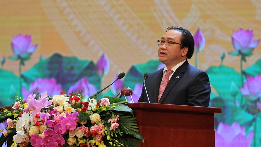 Bí thư Thành ủy Hà Nội trình bày diễn văn tại buổi lễ. - Ảnh: VGP/Nhật Bắc