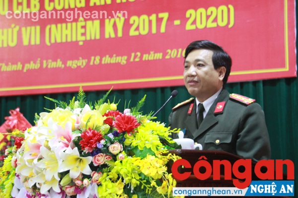 Đồng chí Đại tá Hồ Văn Tứ - Phó Giám đốc Công an tỉnh phát biểu tại đại hội