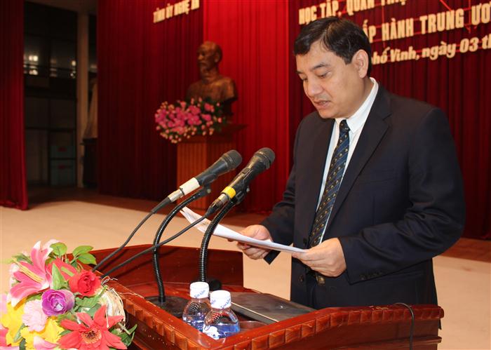 Đồng chí Nguyễn Đắc Vinh, Bí thư Tỉnh ủy phát biểu tại Hội nghị