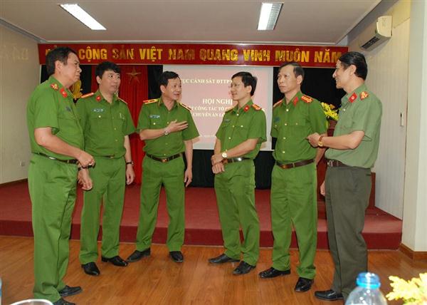 Thiếu tướng Nguyễn Anh Tuấn trao đổi rút kinh nghiệm điều tra các chuyên án ma túy lớn