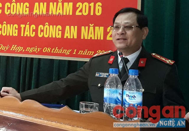 Đồng chí Đại tá Nguyễn Hữu Cầu - Giám đốc Công an tỉnh dự và phát biểu chỉ đạo Hội nghị