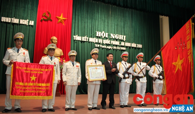 Phòng Cảnh sát ĐTTP về Ma túy đón nhận danh hiệu Anh hùng lực lượng vũ trang nhân dân (năm 2010)