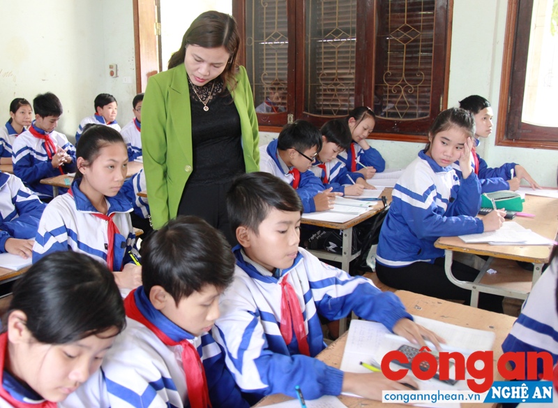 Cô giáo Phan Thị Bình luôn tận tâm, tận lực vì các thế hệ học sinh