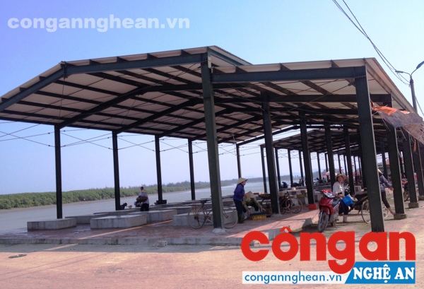 Hệ thống cảng cá, khu vực neo đậu tàu thuyền trên địa bàn huyện Diễn Châu đang được đầu tư xây dựng