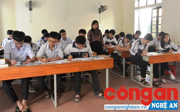 Lớp 12A3, Trường THPT chuyên Phan Bội Châu có nhiều em đạt giải cao trong kỳ thi học sinh giỏi quốc gia năm 2017