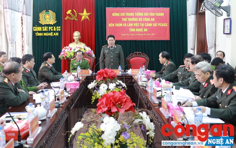 Đồng chí Thứ trưởng Bùi Văn Thành phát biểu tại buổi làm việc