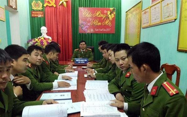 Đội Cảnh sát hình sự Công an huyện Bố Trạch, Quảng Bình họp bàn phá các vụ án.