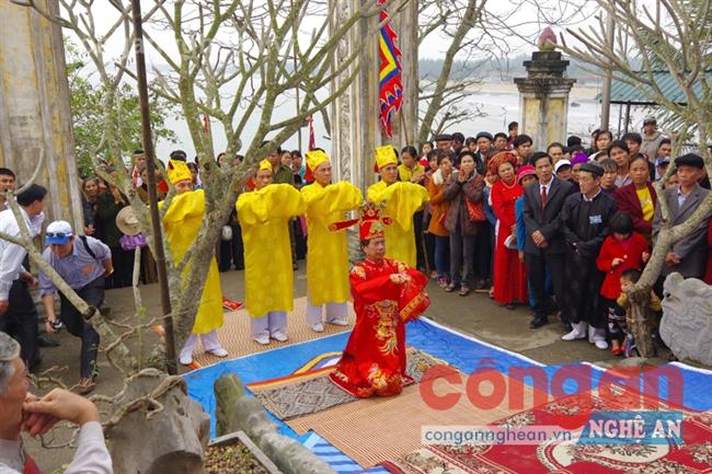Lễ hội đền Cờn mang đậm bản sắc của ngư dân biển Quỳnh  vừa được công nhận di sản văn hóa phi vật thể