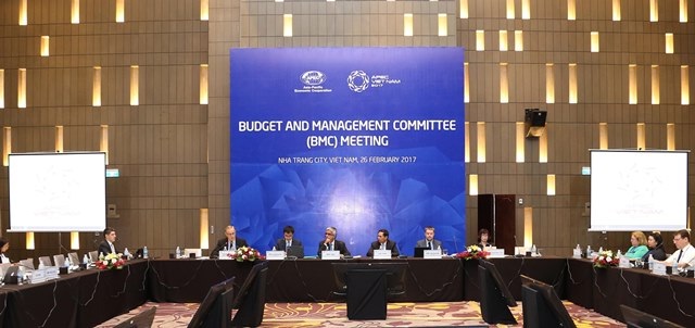 Khai mạc cuộc họp toàn thể của Ủy ban Ngân sách và quản lý