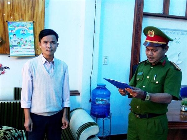 Cơ quan điều tra tống đạt quyết định khởi tố vụ án hình sự, khởi tố, bắt tạm giam đối với bị can Nguyễn Sông Thao