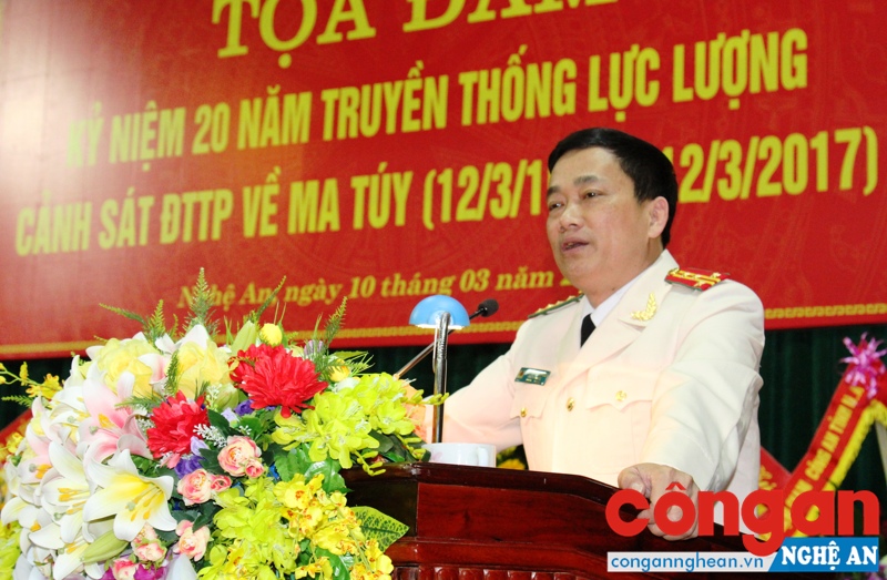 Đồng chí Đại tá Nguyễn Mạnh Hùng, Phó giám đốc Công an tỉnh phát biểu tại buổi tọa đàm