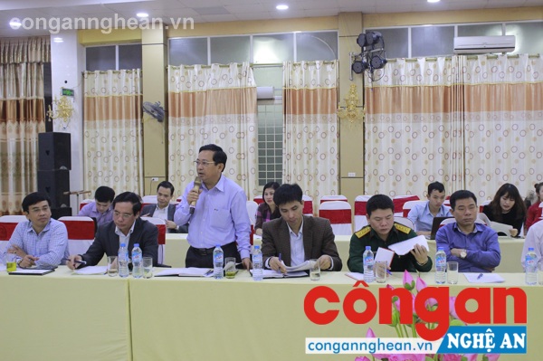 Đồng chí Trần Duy Ngoãn- Chủ tịch Hội Nhà báo tỉnh phát biểu về hoạt động báo chí thông ton và quản lý trên địa bàn tỉnh