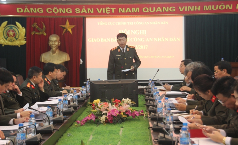  Đồng chí Trung tướng Lê Văn Đệ, Phó Tổng cục trưởng, Tổng cục Chính trị CAND chủ trì Hội nghị.