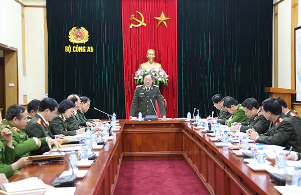 Thứ trưởng Nguyễn Văn Thành phát biểu chỉ đạo tại phiên họp.