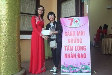 Chị Trần Thị Mỹ Linh trú tại khối An Vinh, phường Hưng Phúc, TP Vinh cũng thường xuyên quyên góp tiền, quà ủng hộ tới nhiều hoàn cảnh khó khăn trong cuộc sống.