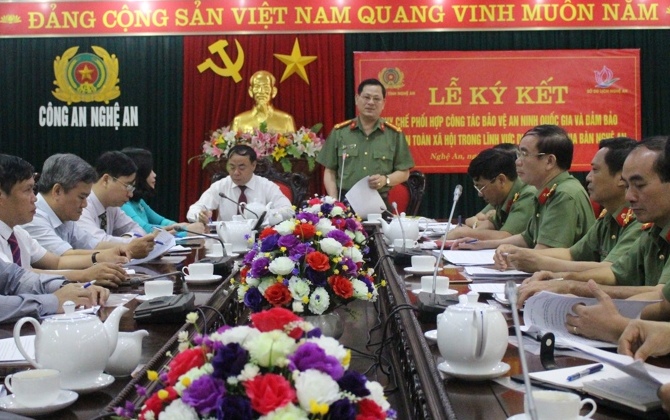 Đồng chí Đại tá Nguyễn Hữu Cầu, Giám đốc Công an tỉnh khẳng định vai trò quan trọng trong công tác phối hợp đảm bảo ANTT trên địa bàn.