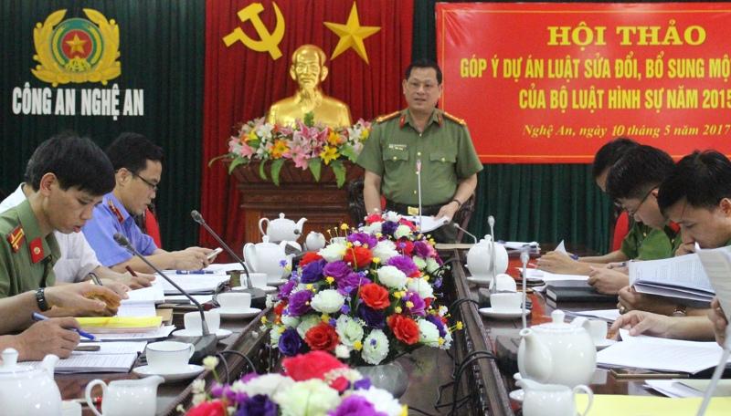 Đồng chí Đại tá Nguyễn Hữu Cầu, Ủy viên BTV Tỉnh ủy, Giám đốc Công an tỉnh chủ trì Hội nghị