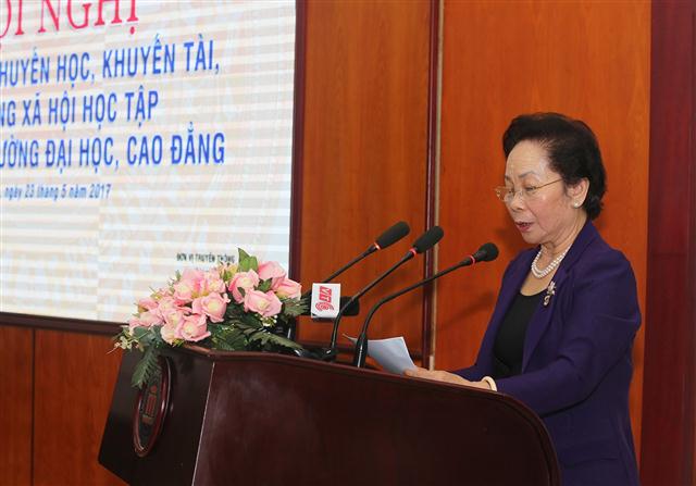 Nguyên Phó Chủ tịch nước, Chủ tịch Trung ương Hội Khuyến học Việt Nam Nguyễn Thị Doan phát biểu tại Hội nghị.