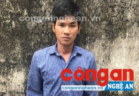Đối tượng Nguyễn Văn Đông bị Công an TX Cửa Lò bắt giữ