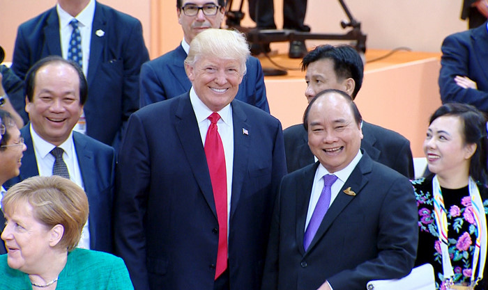 Cùng ngày, Thủ tướng Nguyễn Xuân Phúc đã có cuộc gặp với Chủ tịch nước CHND Trung Hoa Tập Cận Bình và Tổng thống Hợp chúng quốc Hoa Kỳ Donald Trump. Tổng thống Donald Trump khẳng định sẽ thăm Việt Nam và tham dự Hội nghị Cấp cao APEC tại Đà Nẵng vào tháng 11/2017.