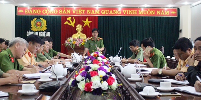 Thượng tá Nguyễn Đức Hải triển khai công tác ứng phó với bão số 4
