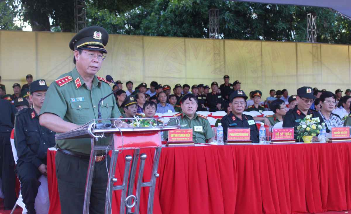 Thượng tướng Bùi Văn Nam biểu dương, đánh giá cao nỗ lực của Nghệ An trong tổ chức diễn tập phòng thủ