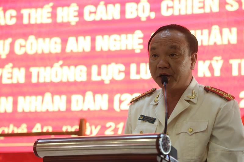 Đồng chí Đại tá Đậu Xuân Đông - Trưởng phòng Kỹ thuật hình sự Công an Nghệ An phát biểu khai mạc buổi tọa đàm