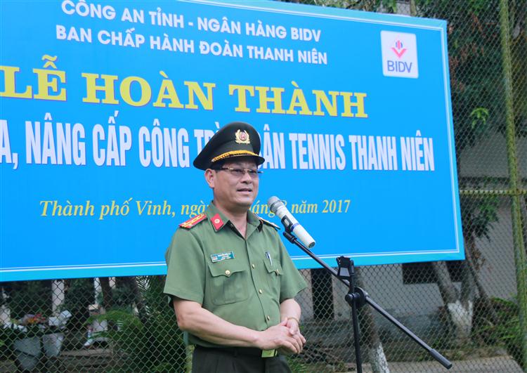 Đồng chí Đại tá Nguyễn Hữu Cầu, Giám đốc Công an tỉnh đánh giá cao tiến độ, chất lượng công trình