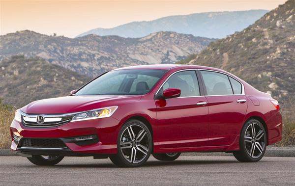 Mẫu xe sedan Honda Accord đang có mức giảm sốc.