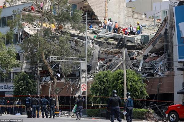 Trận động đất xảy ra chỉ vài giờ sau khi Mexico diễn tập đối phó thảm họa nhân dịp tưởng niệm các nạn nhân trong trận động đất kinh hoàng năm 1985. Ảnh: LatinContent.