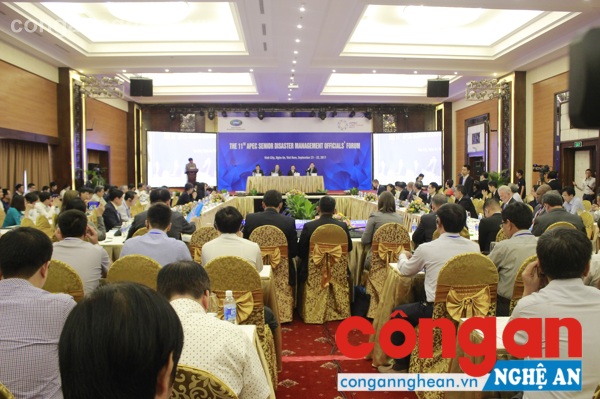 Toàn cảnh hội nghị diễn ra tại TP Vinh (Nghệ An) trong 2 ngày 21, 22/9