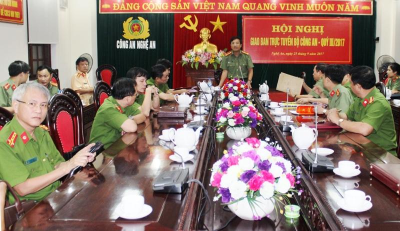 Đồng chí Đại tá Hồ Văn Tứ, Phó Giám đốc Công an tỉnh quán triệt ý kiến chỉ đạo của Bộ trưởng Bộ Công an