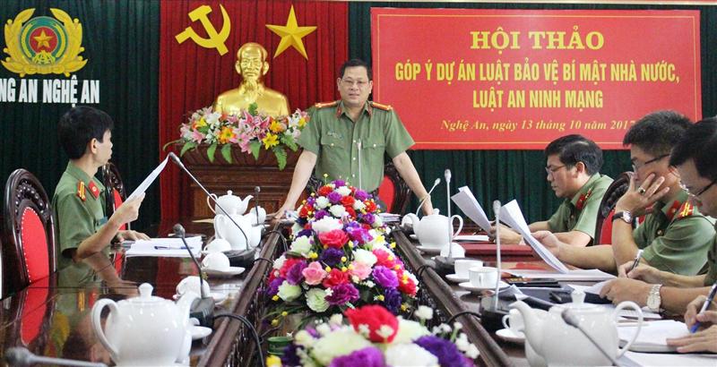 Đại tá Nguyễn Hữu Cầu, Giám đốc Công an tỉnh chủ trì buổi Hội thảo