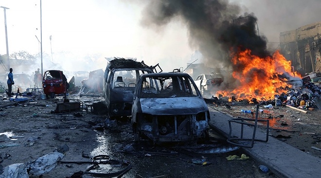 Đánh bom tại thủ đô của Somalia ngày 14-10. Ảnh Reuters