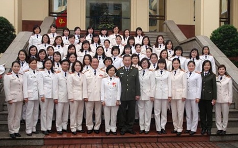 Bộ trưởng Tô Lâm cùng các đại biểu phụ nữ CAND.