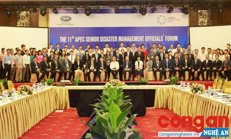 Đại biểu đến từ 21 nền kinh tế thế giới và các tổ chức quốc tế tại Hội nghị các Quan chức cao cấp APEC về Quản lý thiên tai lần thứ 11 tổ chức tại TP Vinh, Nghệ An (21 và 22/9/2017)