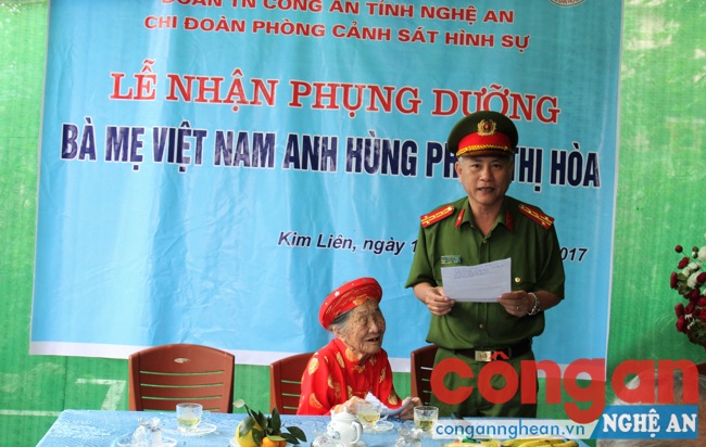 Đồng chí Phạm Hoài Nam chia sẻ với những mất mát của mẹ và gia đình