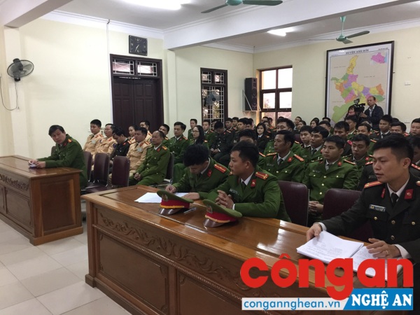 Đông đảo CBCS hưởng ứng quán triệt đợt ra quân tấn công trấn áp tội phạm dịp Tết