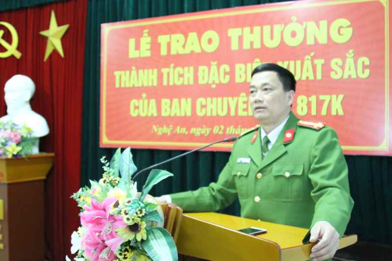 Đồng chí Đại tá Nguyễn Mạnh Hùng, Phó Giám đốc Công an Nghệ An phát biểu tại buổi trao thưởng