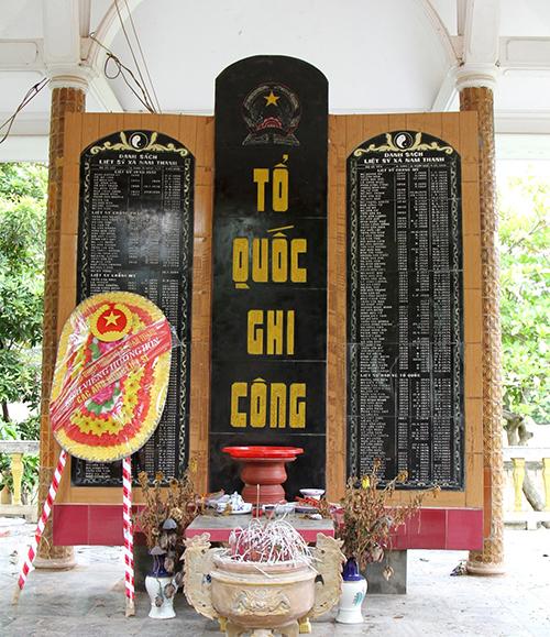 Liệt sỹ Hà Văn Tam được ghi danh tại bia tưởng niệm liệt sỹ xã từ nhiều năm nay