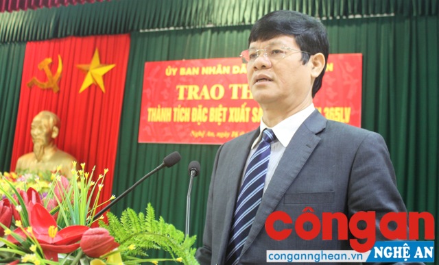 Đồng chí Lê Xuân Đại ghi nhận những thành tích xuất sắc của lực lượng Biên phòng tỉnh trong đấu tranh với tội phạm ma túy